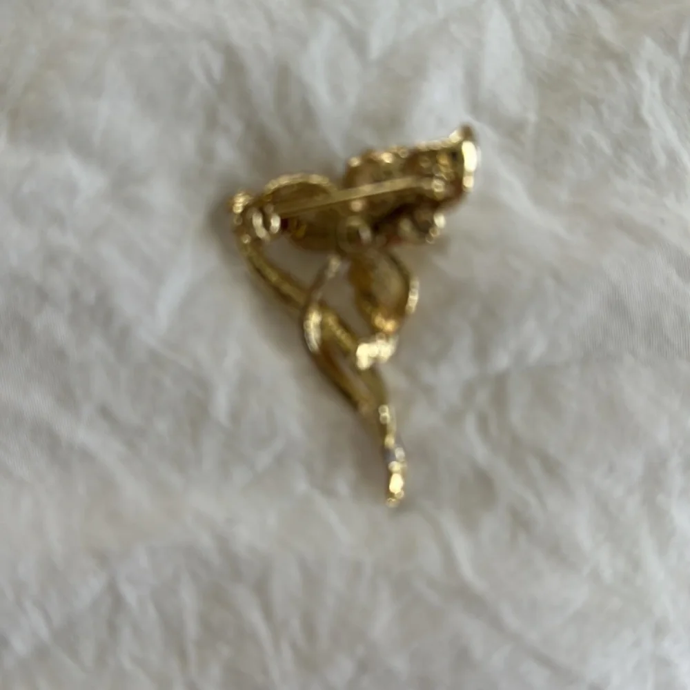 Pin - Picture 3 of 4